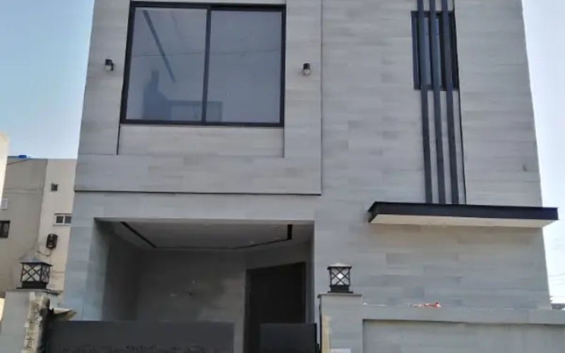 Price Rs.1.95 Crore House (For Sale)