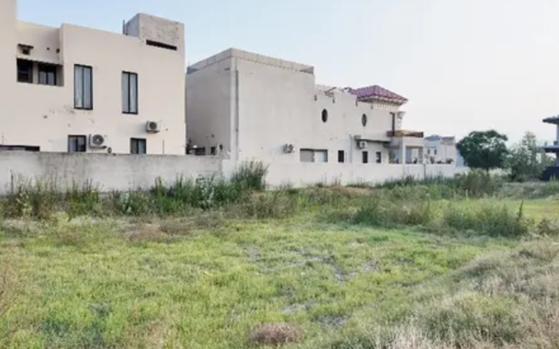 10 Marla Plot for Sale in DHA Phase 7 Block Y Lahore | Prime Location Price: Rs. 2.40 Crore