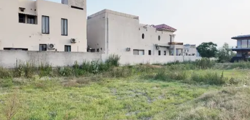10 Marla Plot for Sale in DHA Phase 7 Block Y Lahore | Prime Location Price: Rs. 2.40 Crore