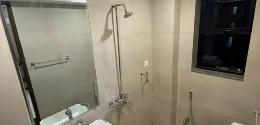 Ready-to-Move Studio Apartment for Sale in Bahria Town Lahore Asking Price: Rs. 45 Lacs