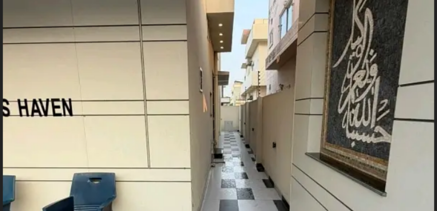 Buy A 10 Marla House For Sale In Central Park – Block A
