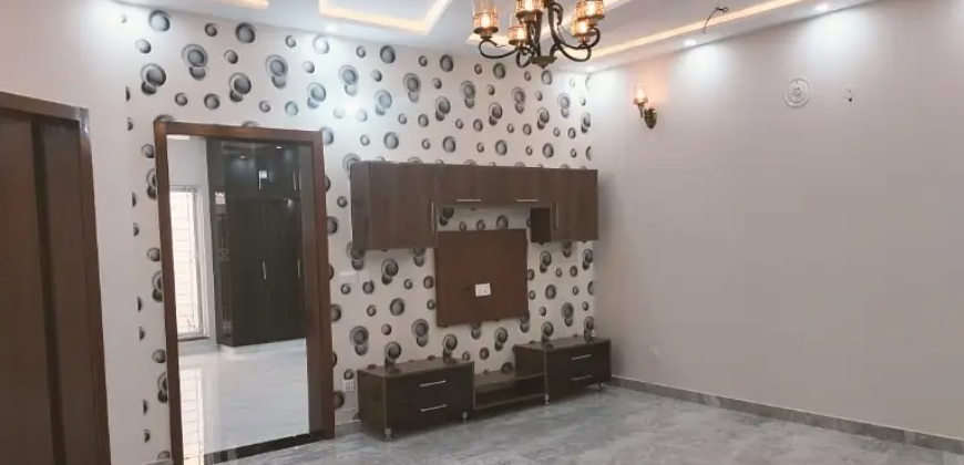8 Marla House With Solar For Sale In Sector B Bahria Town Lhr