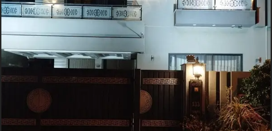 10 Marla Luxury House With Solar System Hot Location For Sale In Bahria Town Lahore