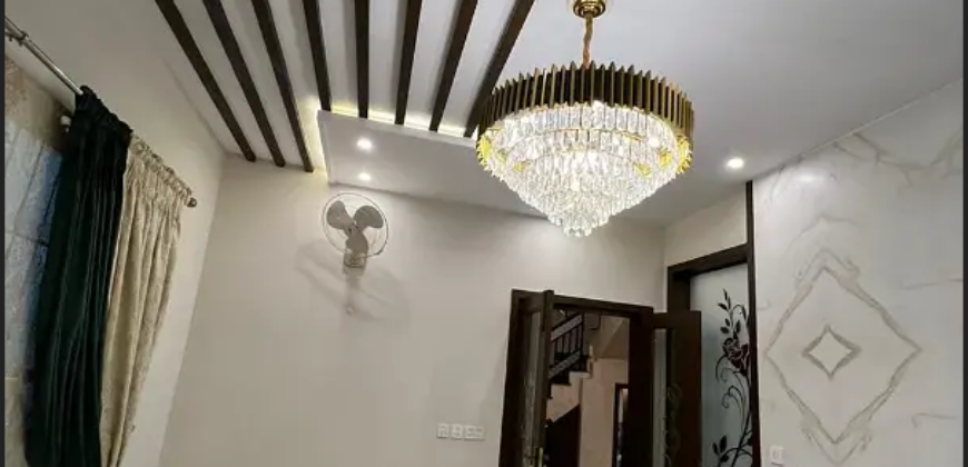10 Marla Luxury House With Solar System Hot Location For Sale In Bahria Town Lahore
