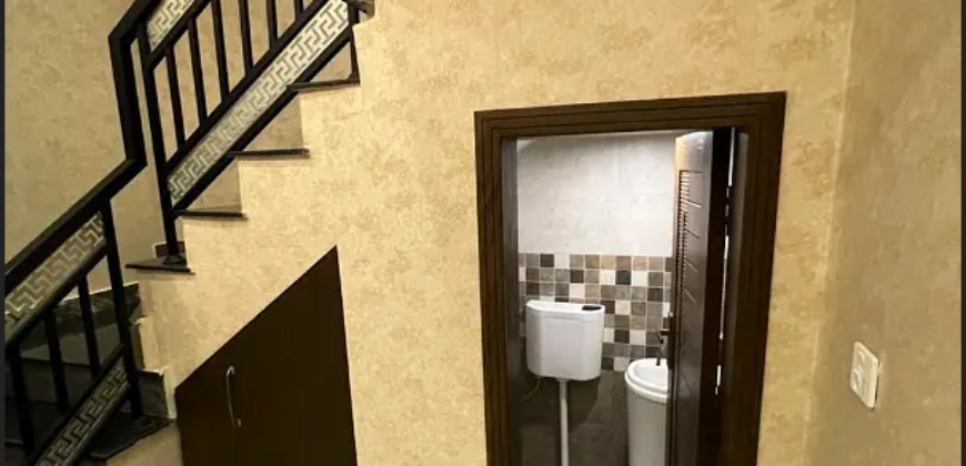10 Marla Luxury House With Solar System Hot Location For Sale In Bahria Town Lahore