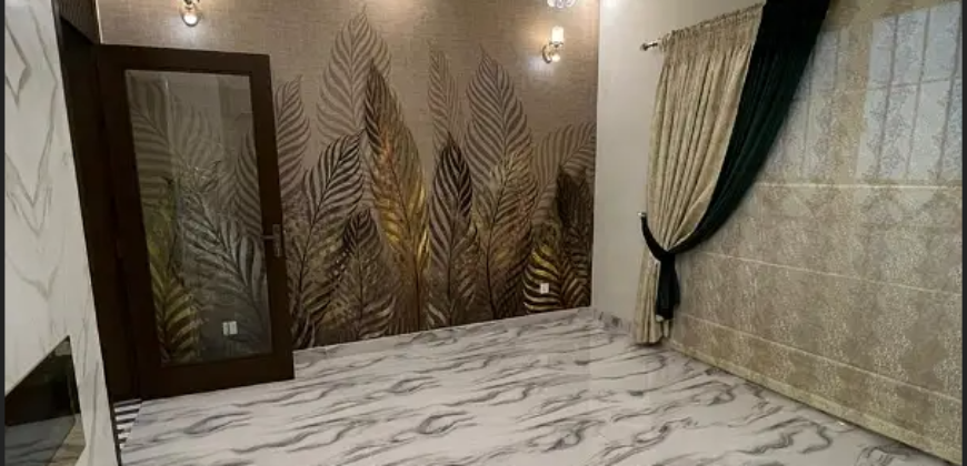 10 Marla Luxury House With Solar System Hot Location For Sale In Bahria Town Lahore