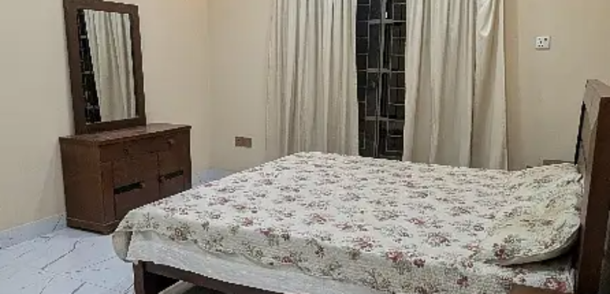10 Marla Out Class Location Facing Park Semi Furnished House For Sale In Bahria Town Lhr