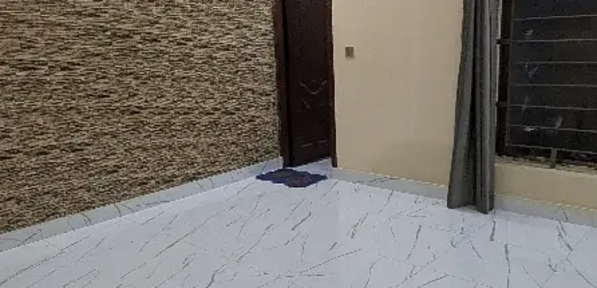 10 Marla Out Class Location Facing Park Semi Furnished House For Sale In Bahria Town Lhr