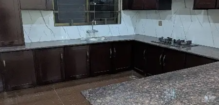 10 Marla Out Class Location Facing Park Semi Furnished House For Sale In Bahria Town Lhr
