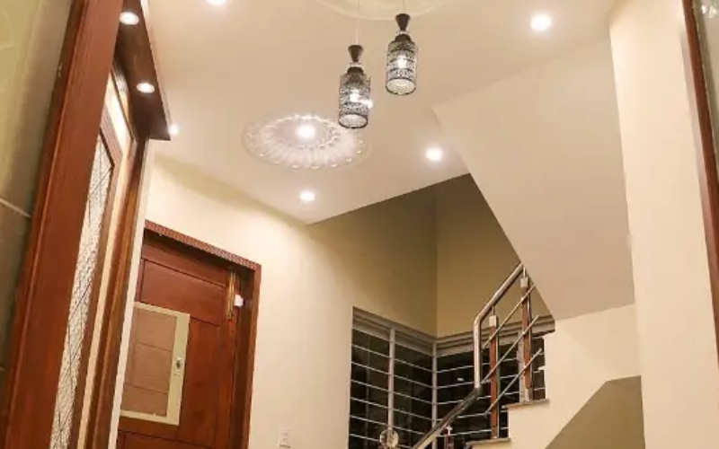 10 Marla Upper Portion Lower Tenant For Rent In Bahria Town Sector C Lhr
