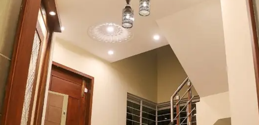 10 Marla Upper Portion Lower Tenant For Rent In Bahria Town Sector C Lhr