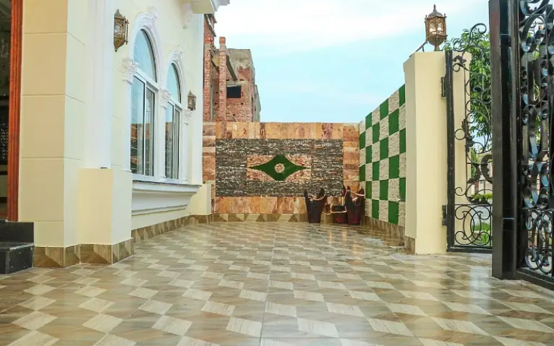10 Marla Luxury Designer Brand New House For Sale In Sector E Bahria Town Lhr