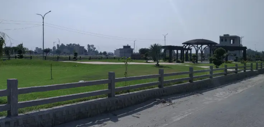 1 Kanal Plot For Sale In C Block, Central Park, Lahore