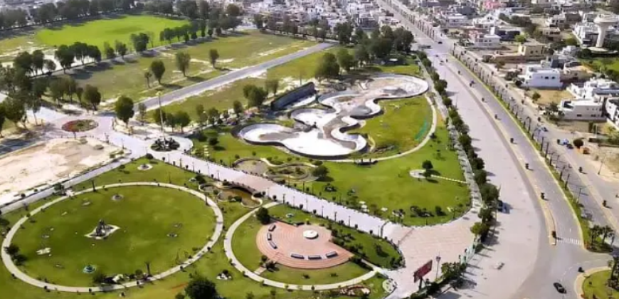Ideal Location 5 Marla Plot for Sale in BB Block, Central Park Lahore