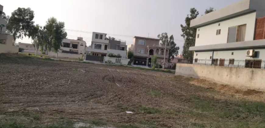 Ideal Location 5 Marla Plot for Sale in A1 Block, Central Park Lahore