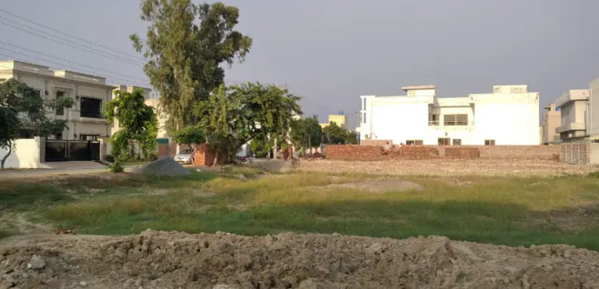 Prime Location 5 Marla Plot for Sale in A1 Block, Central Park Lahore