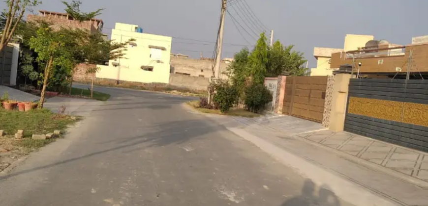 1 Kanal Plot For Sale In C Block, Central Park, Lahore