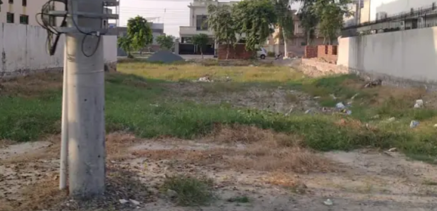 1 Kanal Plot For Sale In C Block, Central Park, Lahore