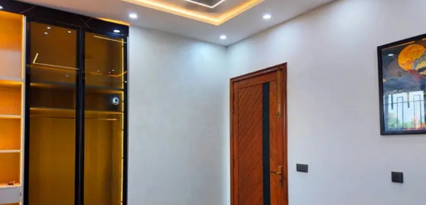 Prime Location 5 Marla House In Central Central Park – Block A1 For sale