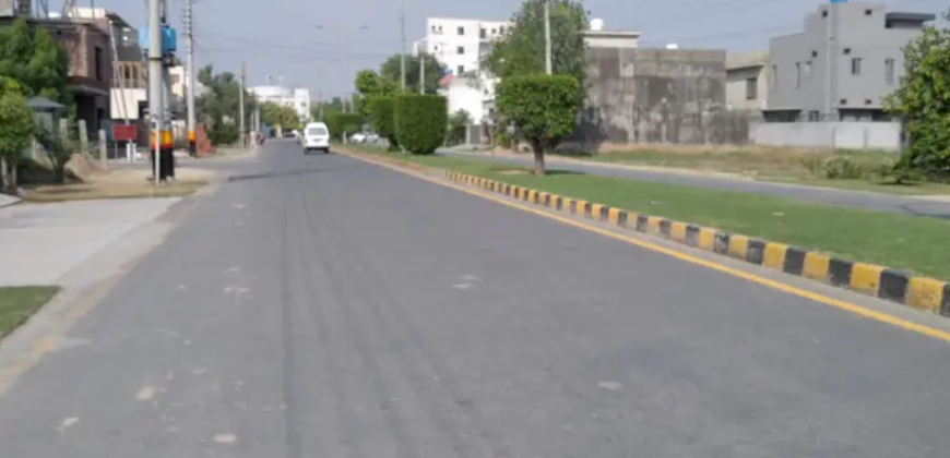 1 Kanal Plot For Sale In C Block, Central Park, Lahore