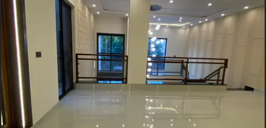 1 Kanal Luxury Bungalow for Sale in Fazaia Housing Society Lahore | 6 Beds | Double Height Lobby | Solar