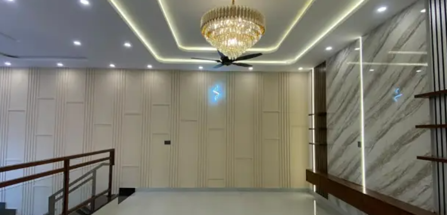 1 Kanal Luxury Bungalow for Sale in Fazaia Housing Society Lahore | 6 Beds | Double Height Lobby | Solar