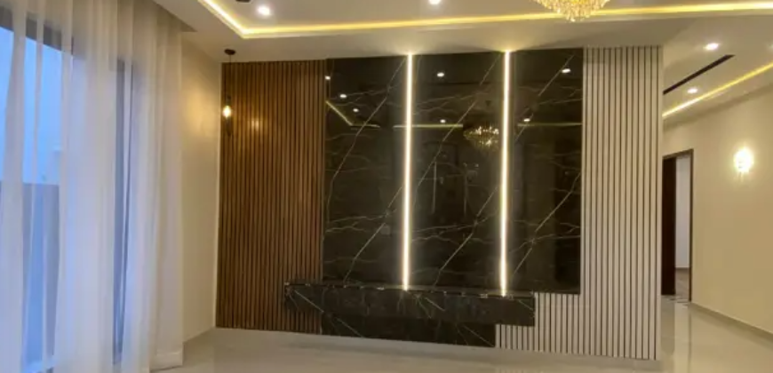 1 Kanal Luxury Bungalow for Sale in Fazaia Housing Society Lahore | 6 Beds | Double Height Lobby | Solar