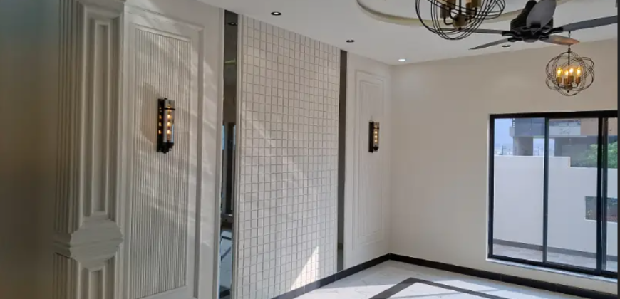 Rs 4.50 Crore 10 MARLA DOUBLE UNIT NEW HOUSE FOR SALE