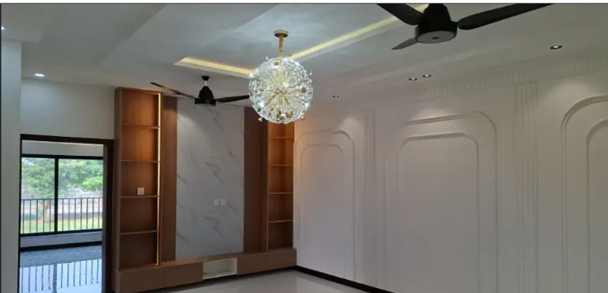 Rs 4.50 Crore 10 MARLA DOUBLE UNIT NEW HOUSE FOR SALE